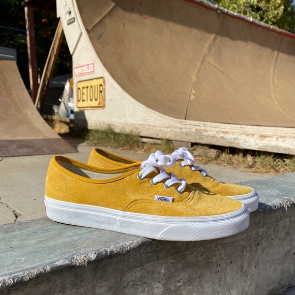 Classic Yellow Suede Authentic Vans - Picture 4 of 9